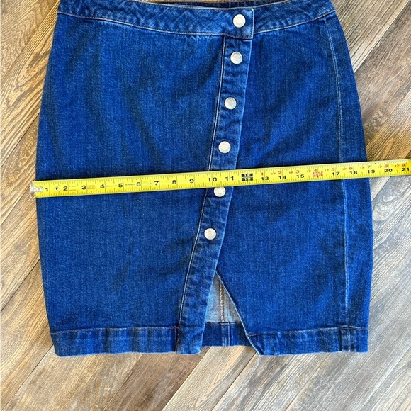 J Crew Denim Front Snap Skirt|J Crew Denim Skirt| J Crew Denim - Picture 6 of 9